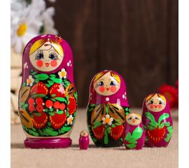 Матрешки и деревянные ложки