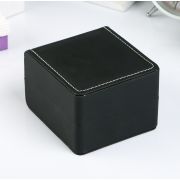 Шкатулка под часы 1 отделение «Чёрная с белой строчкой» матовая 7,5х11х10,3 см